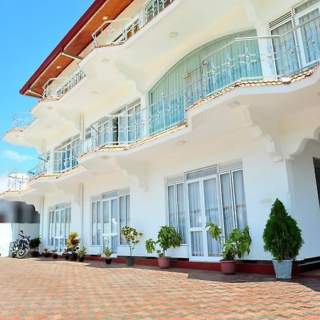 Hotel Glee Trincomalee Ngoại thất bức ảnh