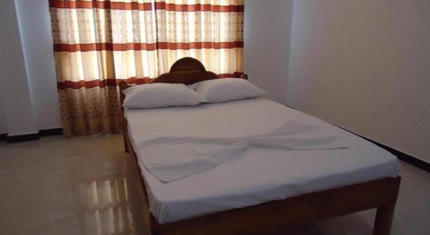 Hotel Glee Trincomalee Ngoại thất bức ảnh