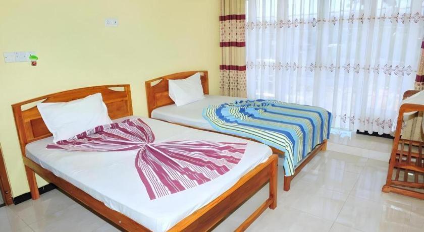 Hotel Glee Trincomalee Ngoại thất bức ảnh