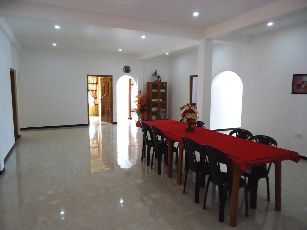 Hotel Glee Trincomalee Ngoại thất bức ảnh