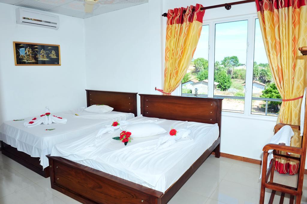 Hotel Glee Trincomalee Ngoại thất bức ảnh